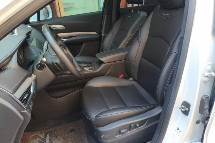 Used Cadillac XT4 2018 28T Two-Wheel Drive Leading Version Left Front Seat
