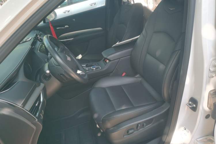Used Cadillac XT4 2018 28T Two-Wheel Drive Leading Version Left Front Seat