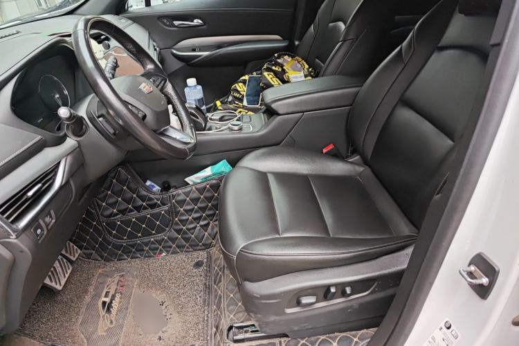 Used Cadillac XT4 2018 28T Two-Wheel-Drive Luxury Model Left Front Seat