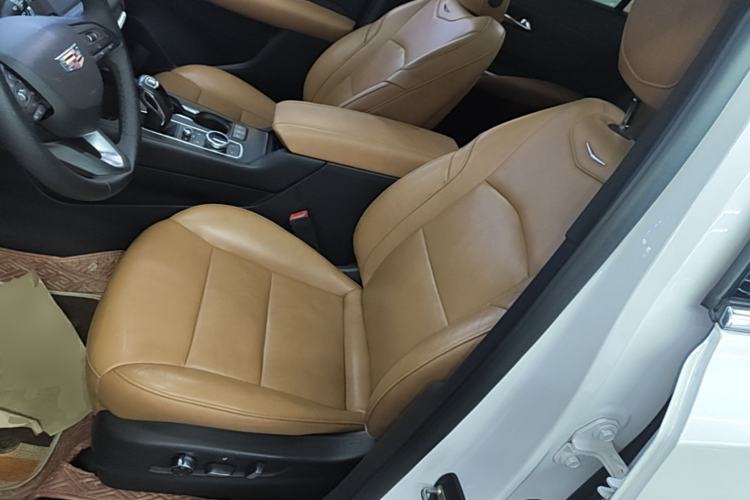 Used Cadillac XT4 2018 28T 4x4 Platinum Edition Left Front Seat