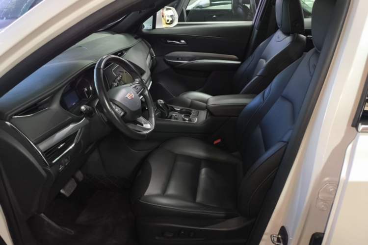 Used Cadillac XT4 2018 28T Two-Wheel-Drive Luxury Model Left Front Seat