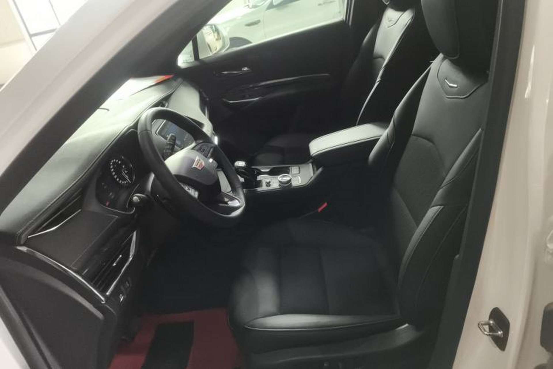 Used Cadillac XT4 2018 28T Two-Wheel Drive Tech Version Left Front Seat