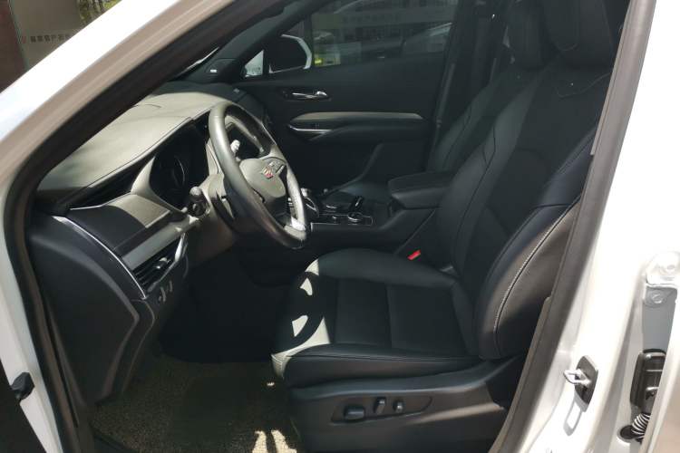 Used Cadillac XT4 2018 28T Two-Wheel Drive Leading Version Left Front Seat