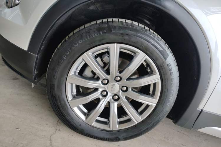 Used Cadillac XT4 2018 28T Two-Wheel-Drive Luxury Model Left Front Wheel Hub