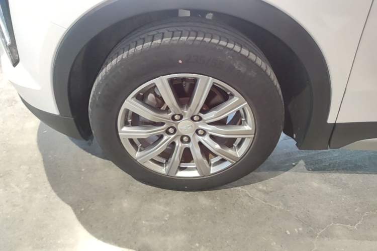 Used Cadillac XT4 2018 28T Two-Wheel Drive Leading Version Left Front Wheel Hub