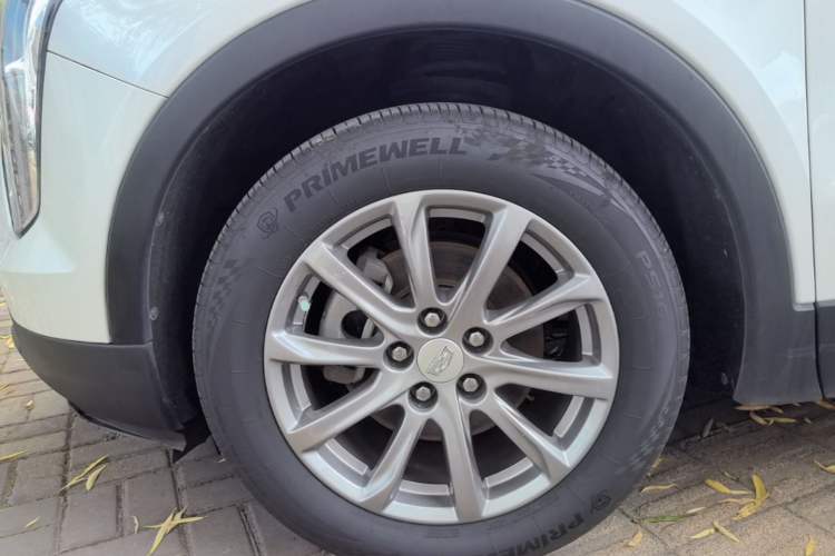 Used Cadillac XT4 2018 28T Two-Wheel Drive Tech Version Left Front Wheel Hub