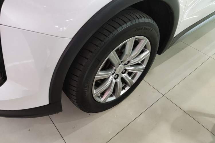 Used Cadillac XT4 2018 28T Four-Wheel Drive Leading Model Left Front Wheel Hub
