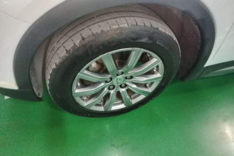 Used Cadillac XT4 2018 28T Four-Wheel Drive Leading Model Left Front Wheel Hub