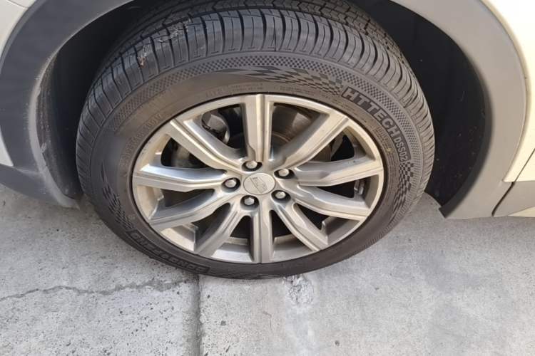 Used Cadillac XT4 2018 28T Two-Wheel Drive Leading Version Left Front Wheel Hub