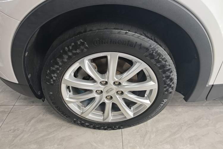 Used Cadillac XT4 2018 28T Two-Wheel Drive Tech Version Left Front Wheel Hub