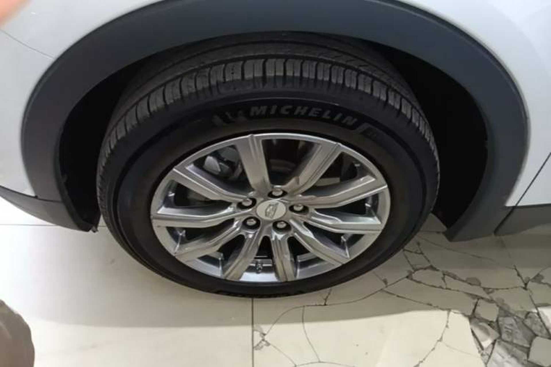 Used Cadillac XT4 2018 28T Two-Wheel-Drive Luxury Model Left Front Wheel Hub