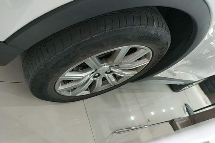 Used Cadillac XT4 2018 28T Two-Wheel Drive Leading Version Left Front Wheel Hub