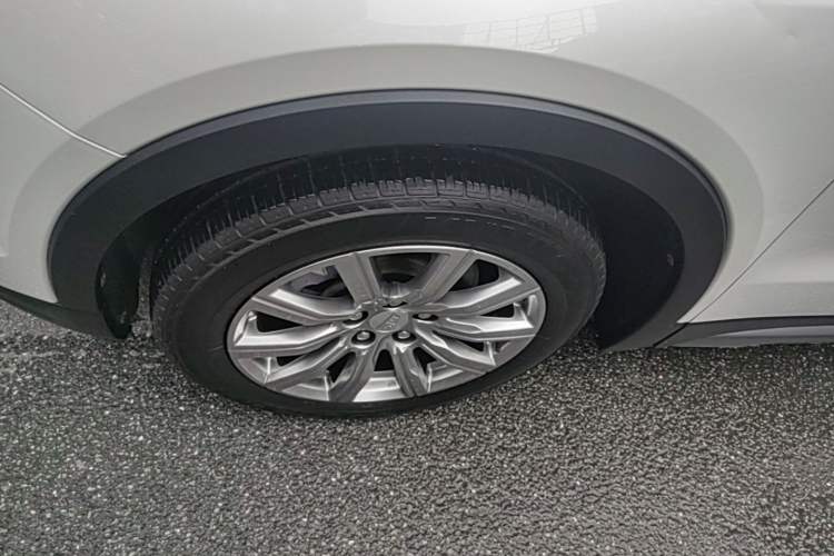 Used Cadillac XT4 2018 28T Four-Wheel Drive Leading Model Left Front Wheel Hub