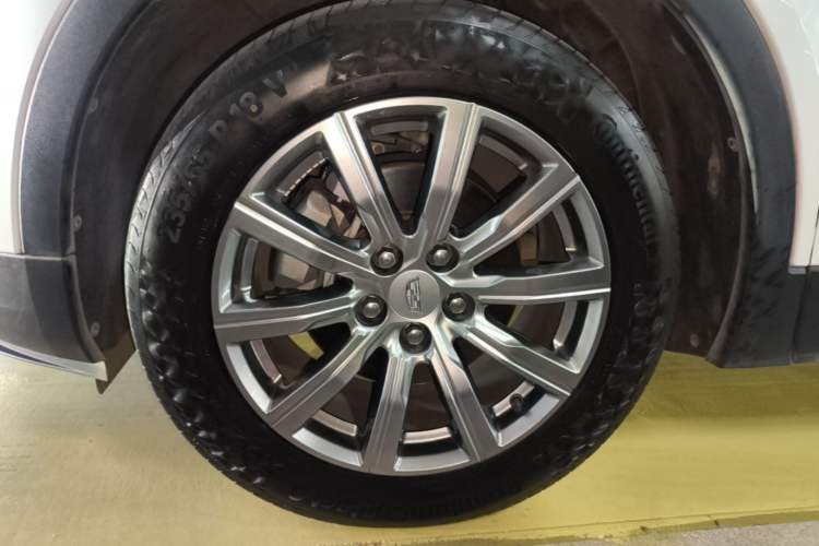 Used Cadillac XT4 2018 28T Two-Wheel-Drive Luxury Model Left Front Wheel Hub