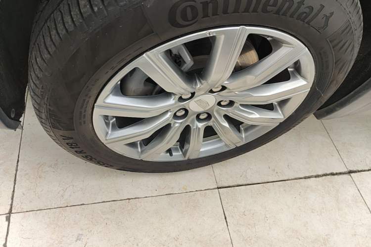 Used Cadillac XT4 2018 28T Two-Wheel Drive Leading Version Left Front Wheel Hub