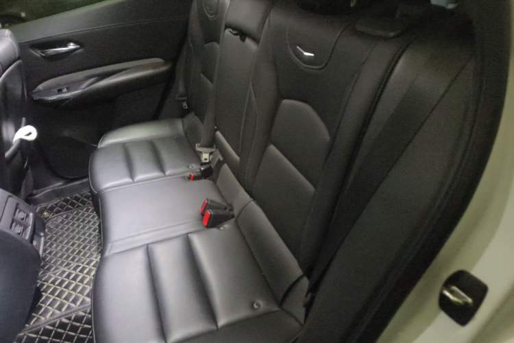 Used Cadillac XT4 2018 28T Two-Wheel-Drive Luxury Model Left Rear Seat