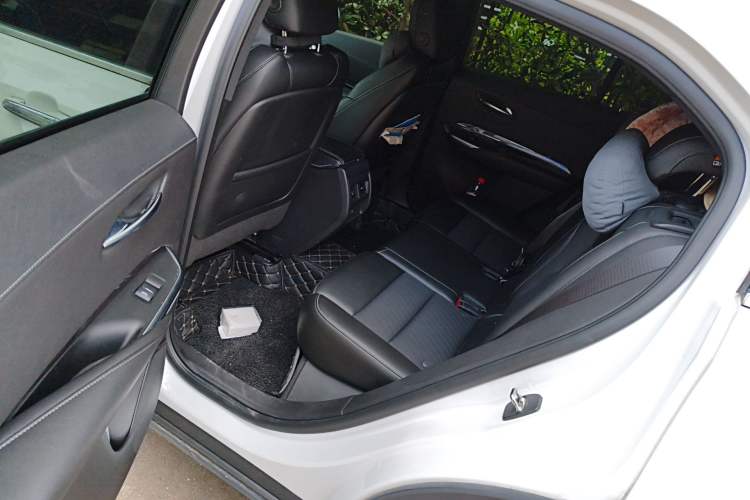 Used Cadillac XT4 2018 28T Two-Wheel Drive Tech Version Left Rear Seat
