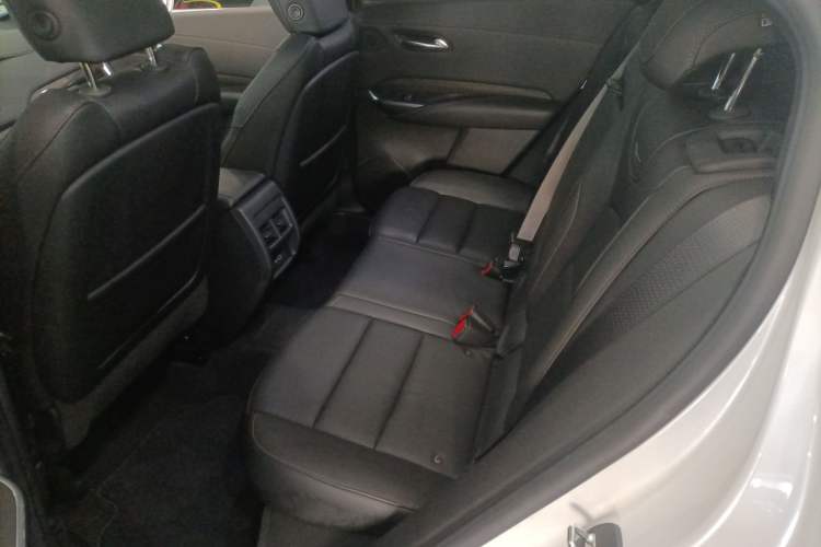 Used Cadillac XT4 2018 28T 4x4 Platinum Sport Edition Left Rear Seat