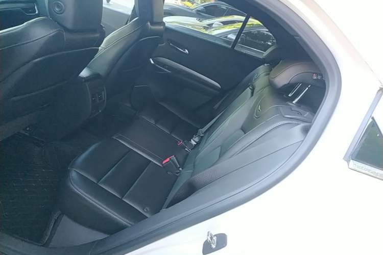 Used Cadillac XT4 2018 28T Four-Wheel Drive Leading Model Left Rear Seat