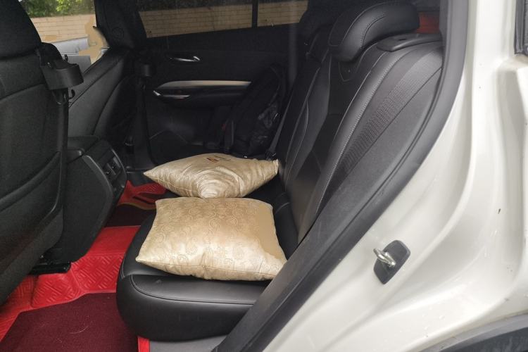 Used Cadillac XT4 2018 28T Two-Wheel-Drive Luxury Model Left Rear Seat