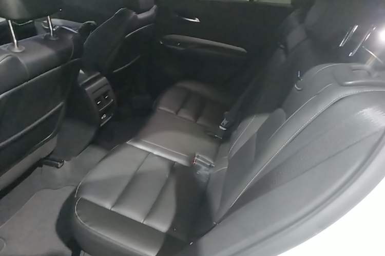 Used Cadillac XT4 2018 28T Two-Wheel Drive Leading Version Left Rear Seat