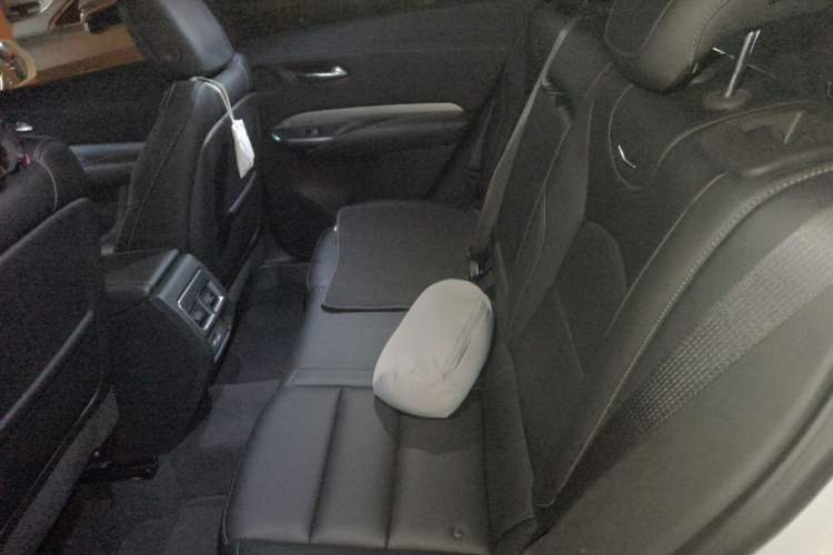 Used Cadillac XT4 2018 28T Two-Wheel Drive Leading Version Left Rear Seat