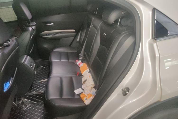 Used Cadillac XT4 2018 28T Two-Wheel-Drive Luxury Model Left Rear Seat