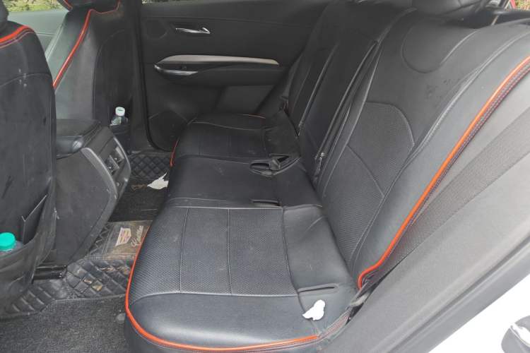 Used Cadillac XT4 2018 28T Two-Wheel-Drive Luxury Model Left Rear Seat