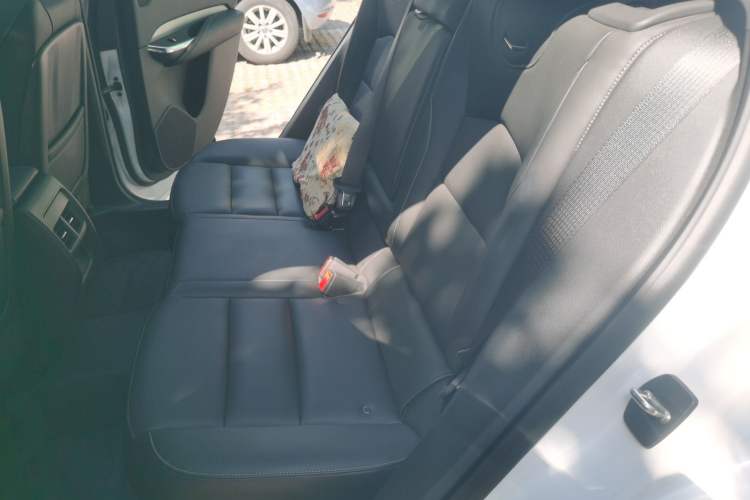 Used Cadillac XT4 2018 28T Two-Wheel Drive Leading Version Left Rear Seat