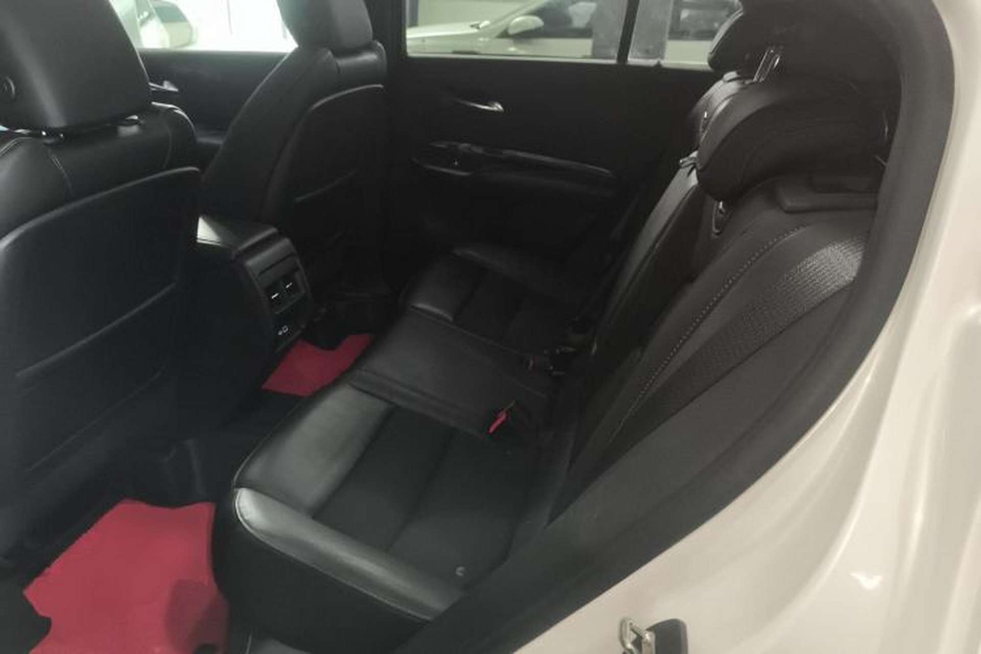 Used Cadillac XT4 2018 28T Two-Wheel Drive Tech Version Left Rear Seat