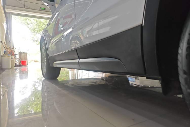 Used Cadillac XT4 2018 28T Two-Wheel Drive Leading Version Left Side Sill