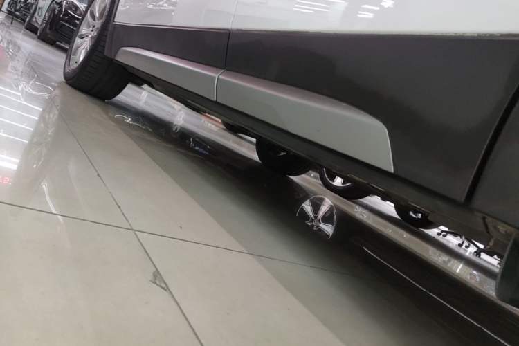 Used Cadillac XT4 2018 28T Four-Wheel Drive Leading Model Left Side Sill