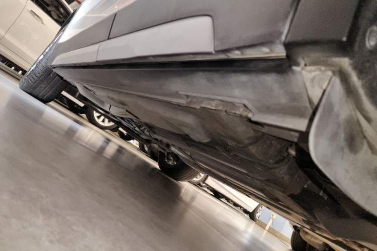 Used Cadillac XT4 2018 28T Two-Wheel Drive Leading Version Left Side Sill