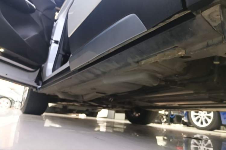 Used Cadillac XT4 2018 28T Two-Wheel Drive Leading Version Left Side Sill