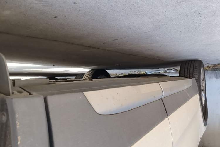 Used Cadillac XT4 2018 28T Two-Wheel Drive Leading Version Left Side Sill
