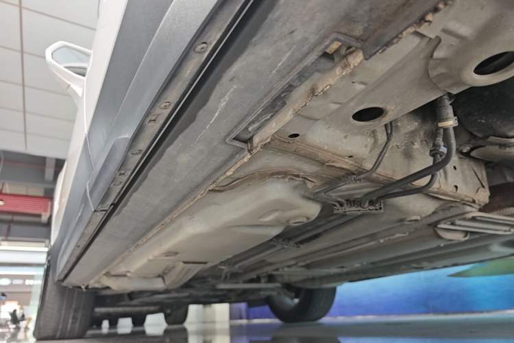 Used Cadillac XT4 2018 28T Two-Wheel Drive Tech Version Left Side Sill