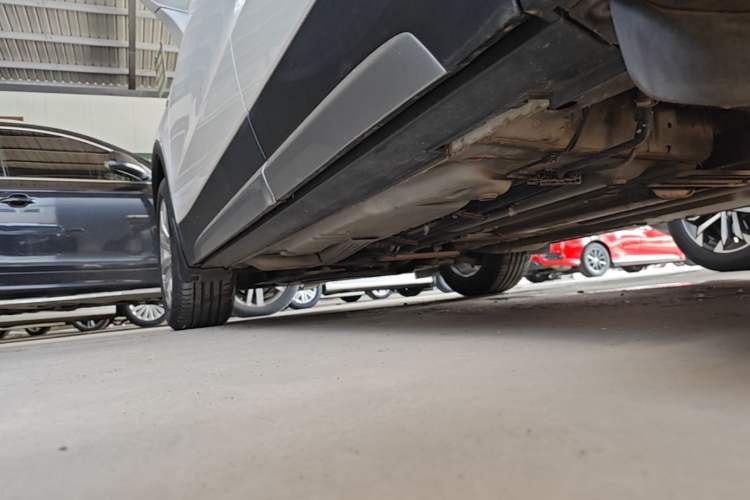 Used Cadillac XT4 2018 28T Two-Wheel Drive Leading Version Left Side Sill