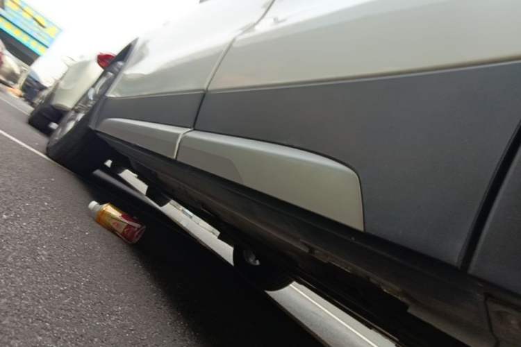 Used Cadillac XT4 2018 28T Two-Wheel Drive Leading Version Left Side Sill