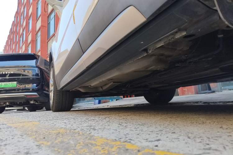 Used Cadillac XT4 2018 28T Two-Wheel Drive Leading Version Left Side Sill