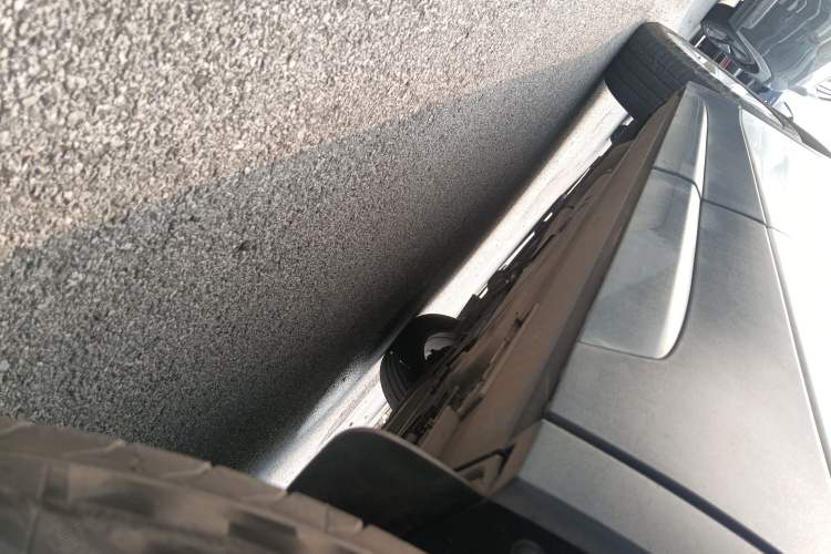 Used Cadillac XT4 2018 28T Two-Wheel Drive Tech Version Left Side Sill