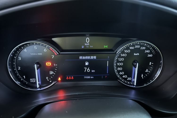 Used Cadillac XT4 2018 28T Two-Wheel-Drive Luxury Model Odometer Close Up
