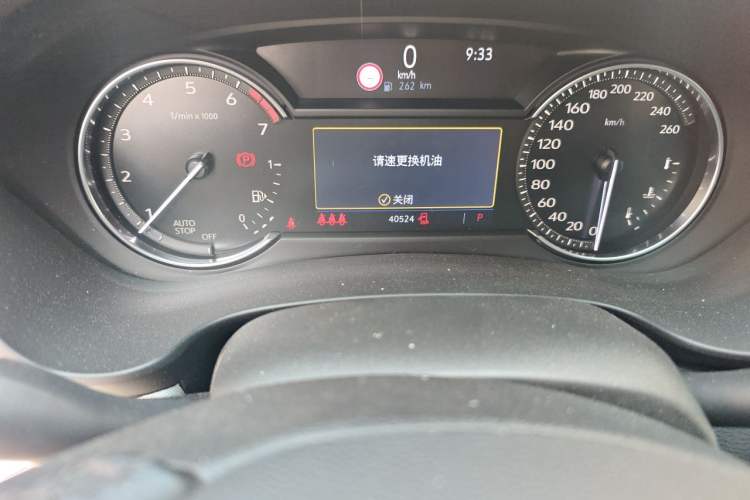 Used Cadillac XT4 2018 28T Two-Wheel Drive Leading Version Odometer Close Up