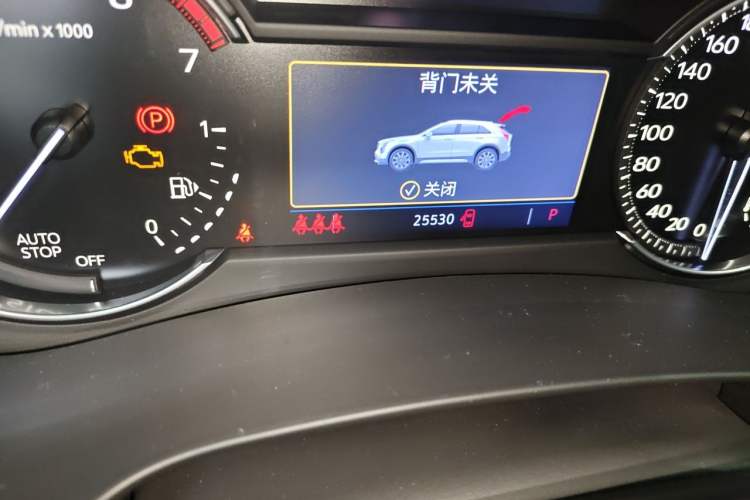 Used Cadillac XT4 2018 28T Two-Wheel Drive Leading Version Odometer Close Up