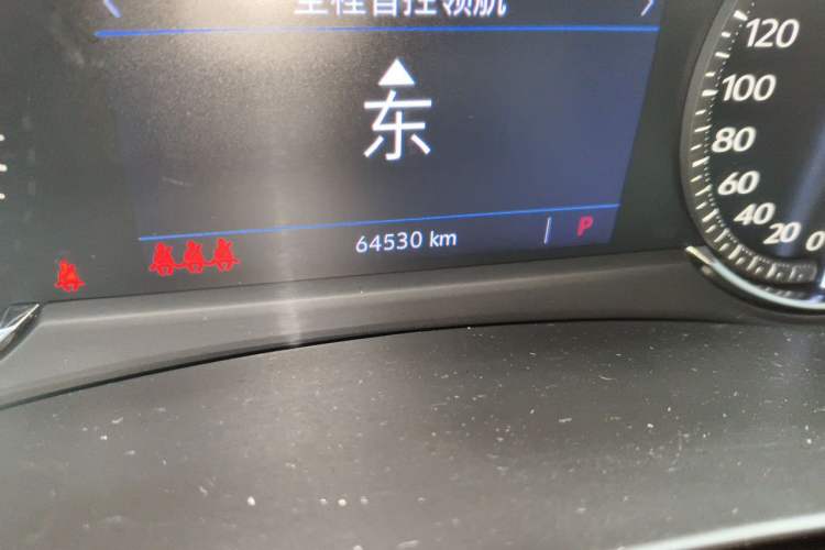 Used Cadillac XT4 2018 28T Two-Wheel Drive Tech Version Odometer Close Up