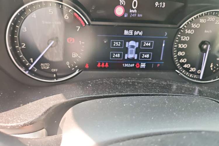 Used Cadillac XT4 2018 28T Four-Wheel Drive Leading Model Odometer Close Up