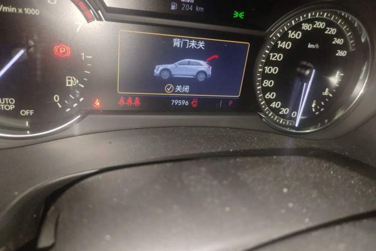 Used Cadillac XT4 2018 28T Two-Wheel Drive Tech Version Odometer Close Up