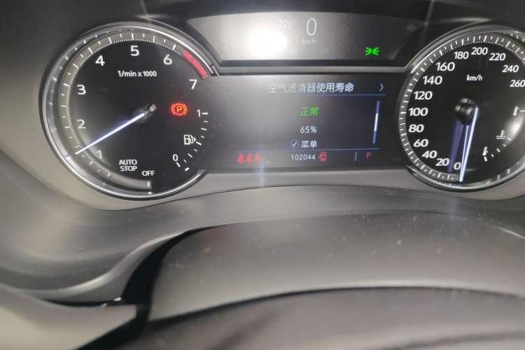 Used Cadillac XT4 2018 28T Two-Wheel Drive Leading Version Odometer Close Up