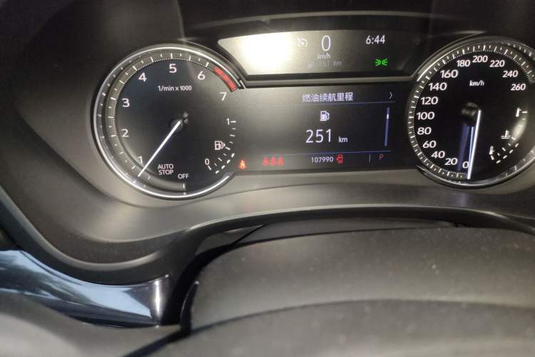 Used Cadillac XT4 2018 28T Two-Wheel Drive Tech Version Odometer Close Up