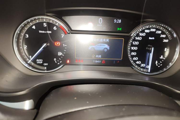 Used Cadillac XT4 2018 28T Two-Wheel Drive Leading Version Odometer Close Up