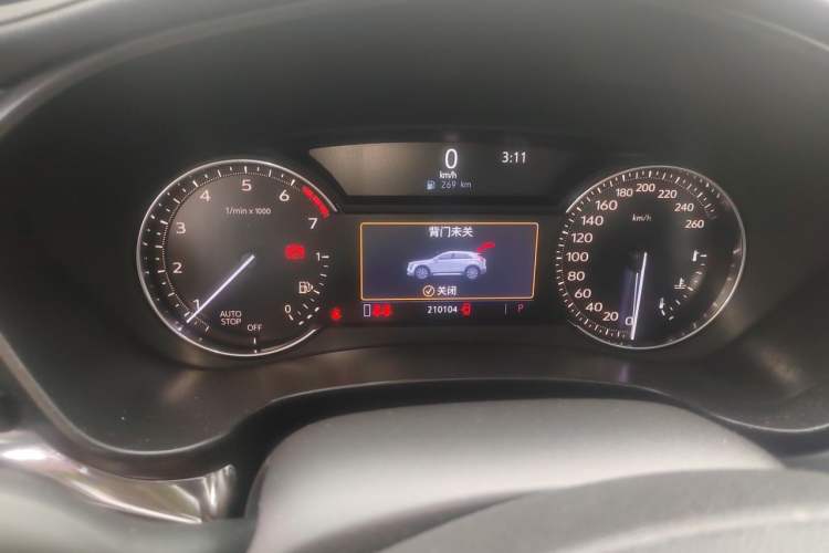 Used Cadillac XT4 2018 28T Two-Wheel Drive Tech Version Odometer Close Up